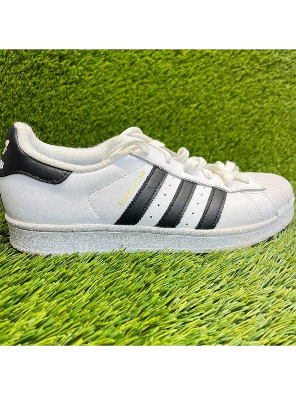Adidas Superstar Boys Size 7Y White Black Athletic Leather Walking Shoes Sneaker